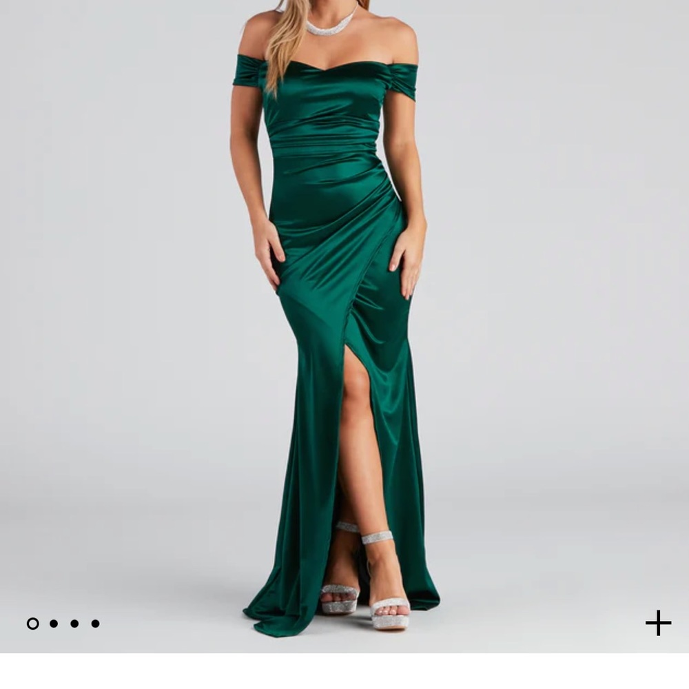 *BRAND NEW* WINDSOR Valencia Formal Off-The-Shoulder Wrap Dress